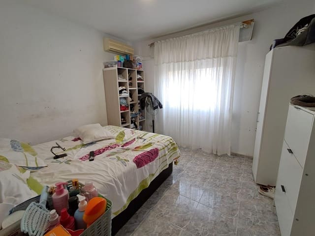 4 slaapkamer Flat te koop in Alicante stad - € 125.000 (Ref: 9605531)