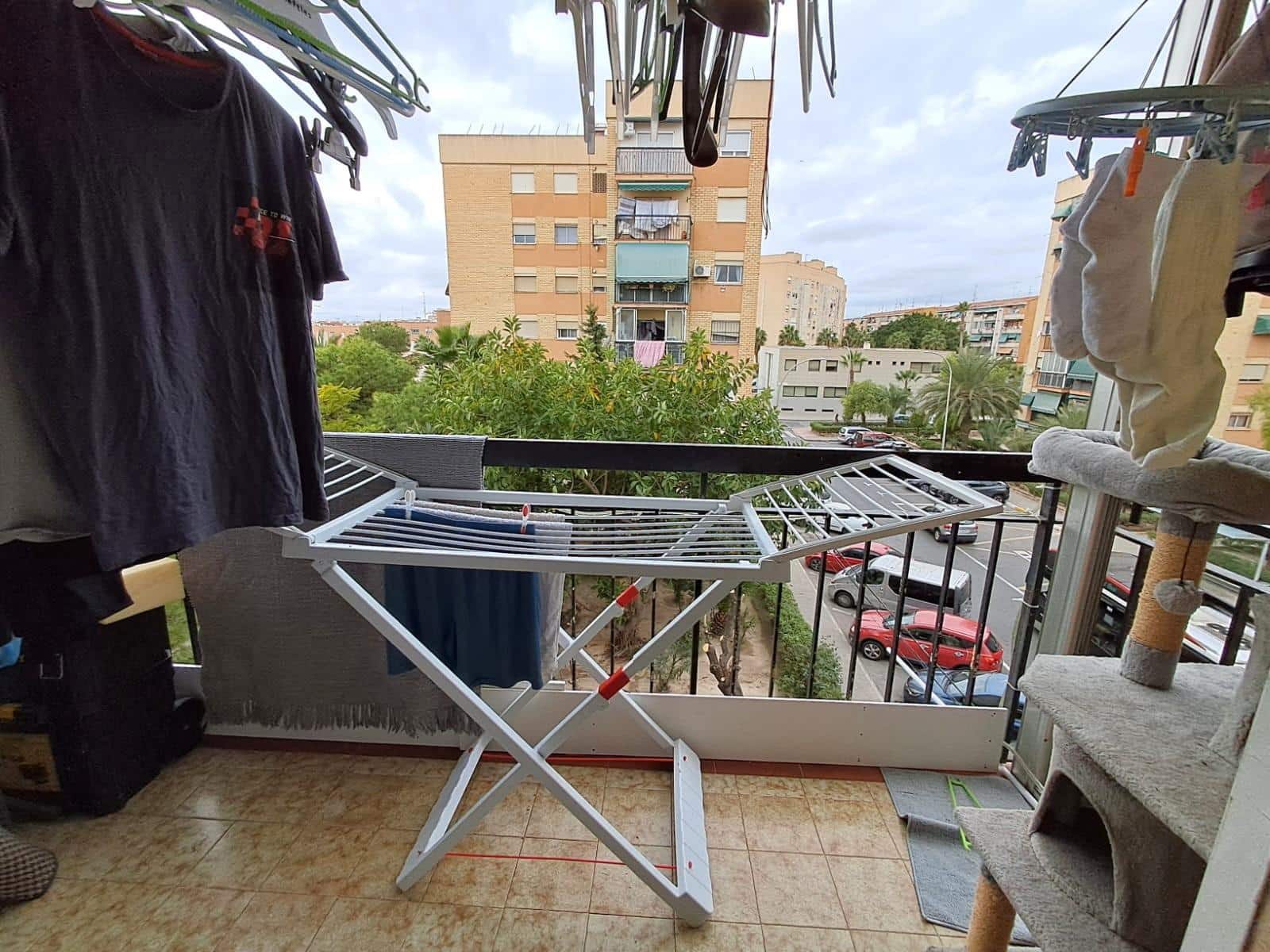 4 slaapkamer Flat te koop in Alicante stad - € 125.000 (Ref: 9605531)