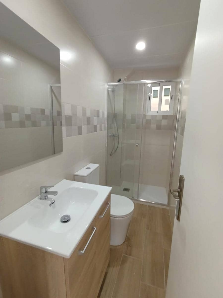 2 bedroom Flat for sale in Alicante / Alacant city - € 149,000 (Ref: 9605533)