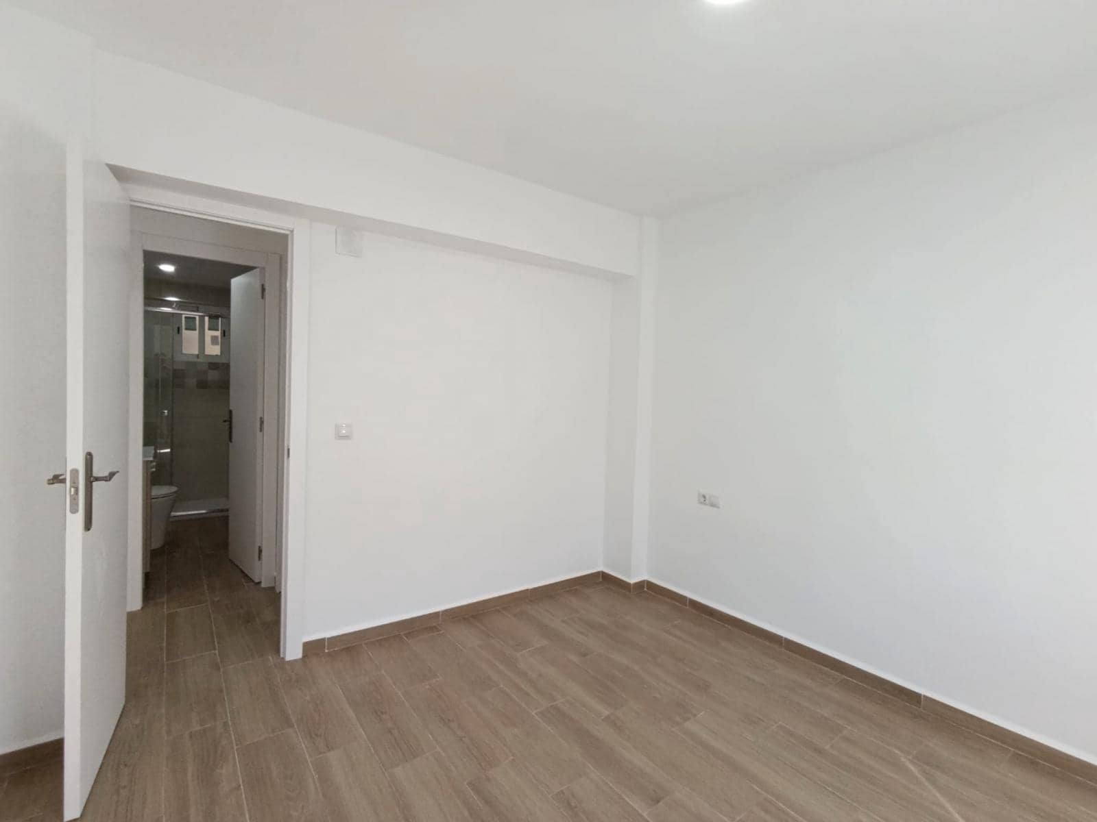 2 bedroom Flat for sale in Alicante / Alacant city - € 149,000 (Ref: 9605533)