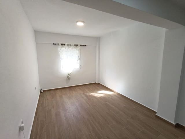 2 bedroom Flat for sale in Alicante / Alacant city - € 149,000 (Ref: 9605533)