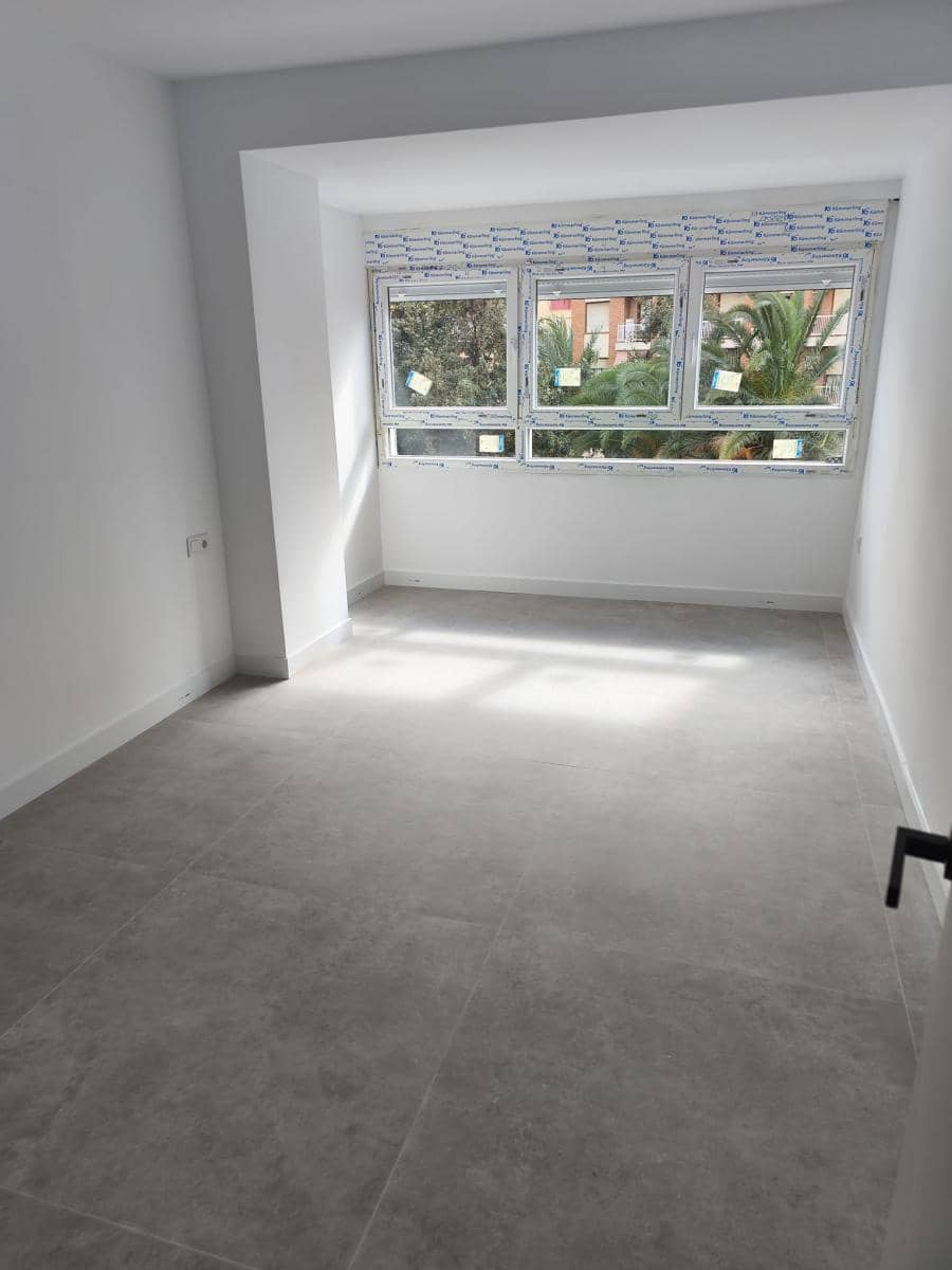 3 bedroom Flat for sale in Alicante / Alacant city - € 320,000 (Ref: 9733649)