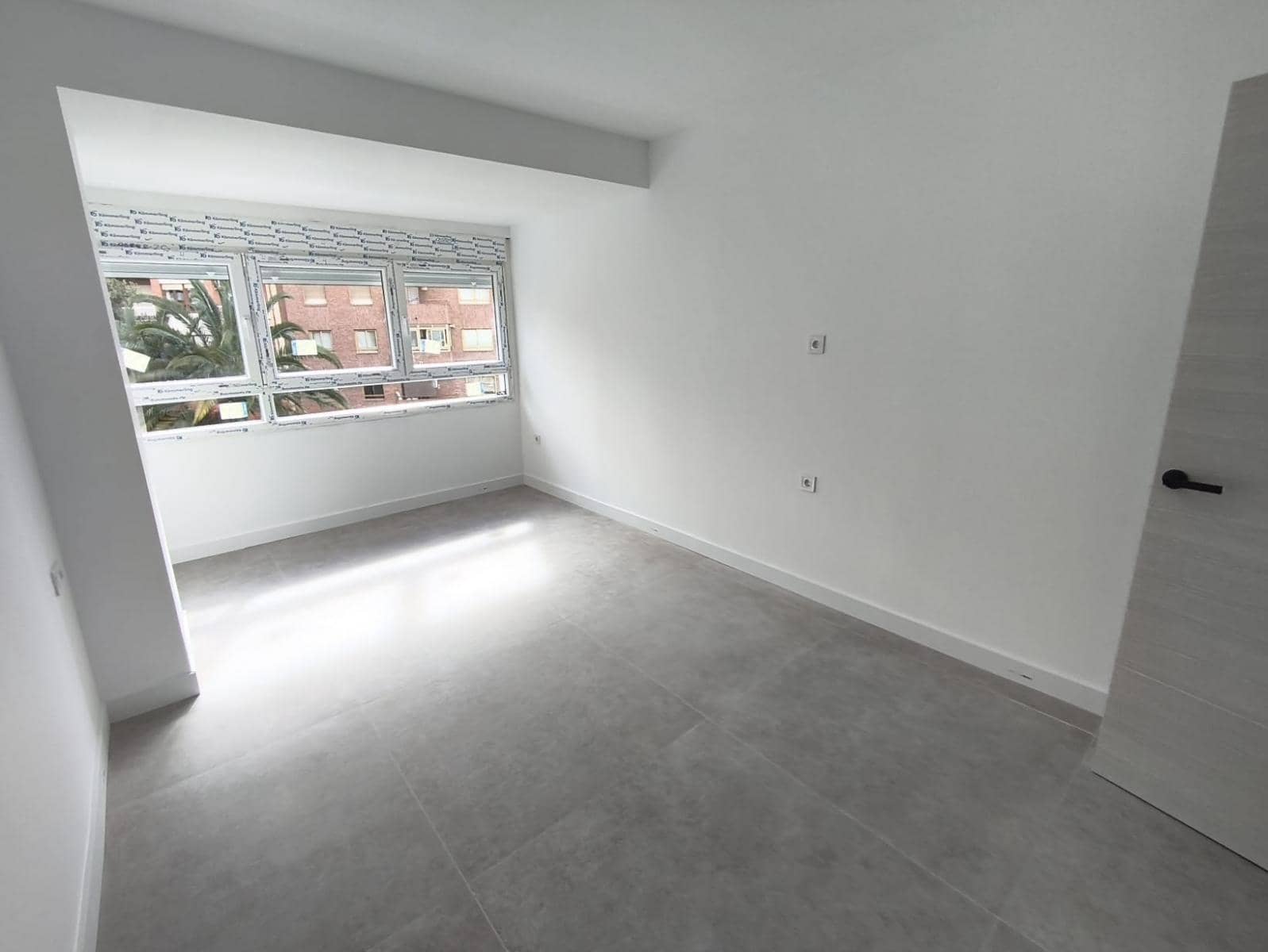 3 bedroom Flat for sale in Alicante / Alacant city - € 320,000 (Ref: 9733649)