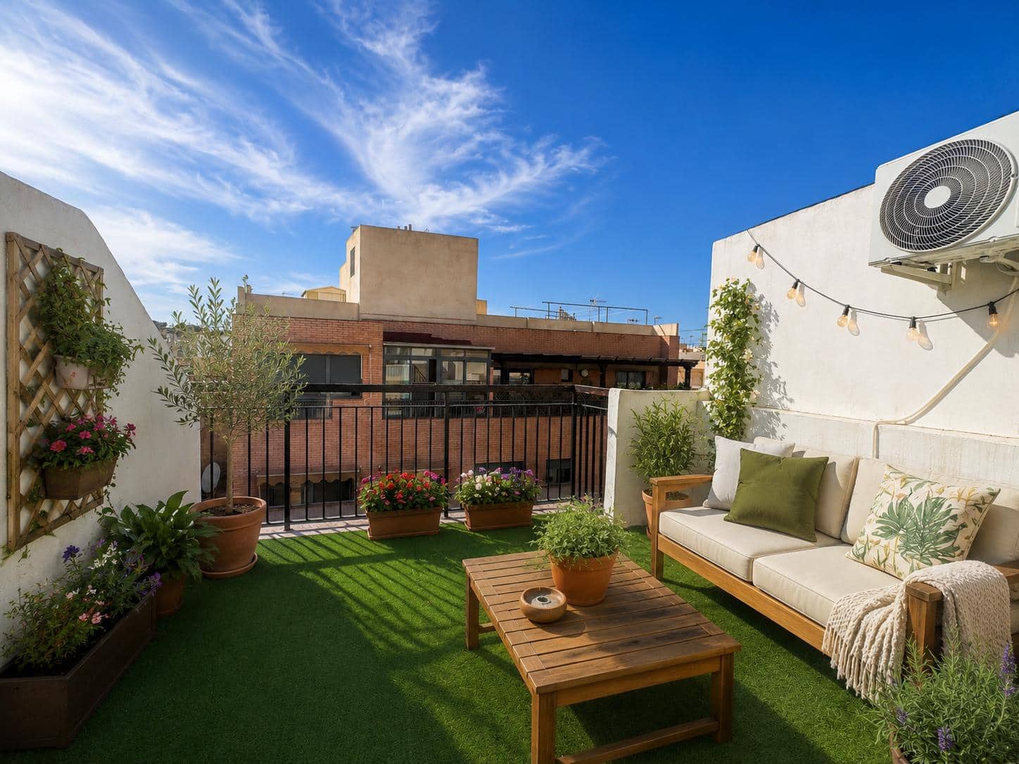 2 soveværelse Lejlighed til salg i Alicante by - € 159.000 (Ref: 9733651)