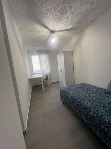 4 slaapkamer Flat te koop in Alicante stad - € 107.000 (Ref: 9733809)