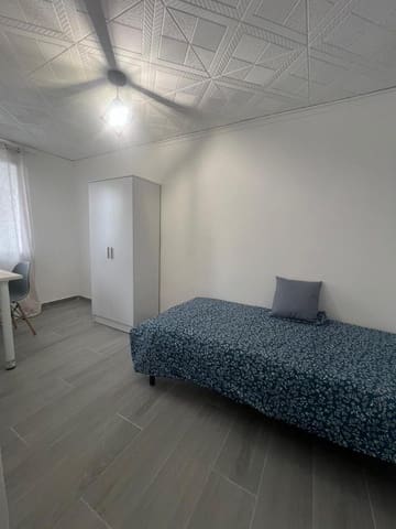 4 slaapkamer Flat te koop in Alicante stad - € 107.000 (Ref: 9733809)