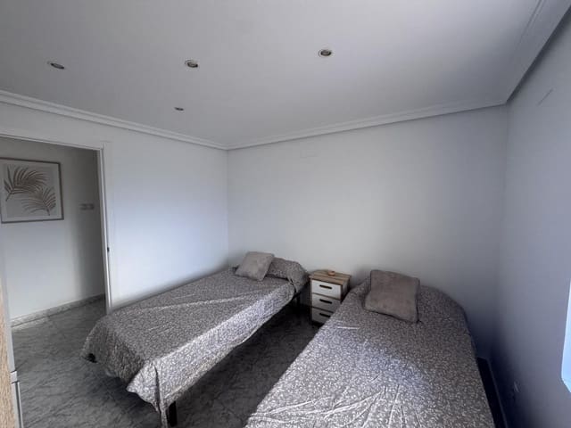 4 slaapkamer Flat te koop in Alicante stad - € 117.000 (Ref: 9733810)