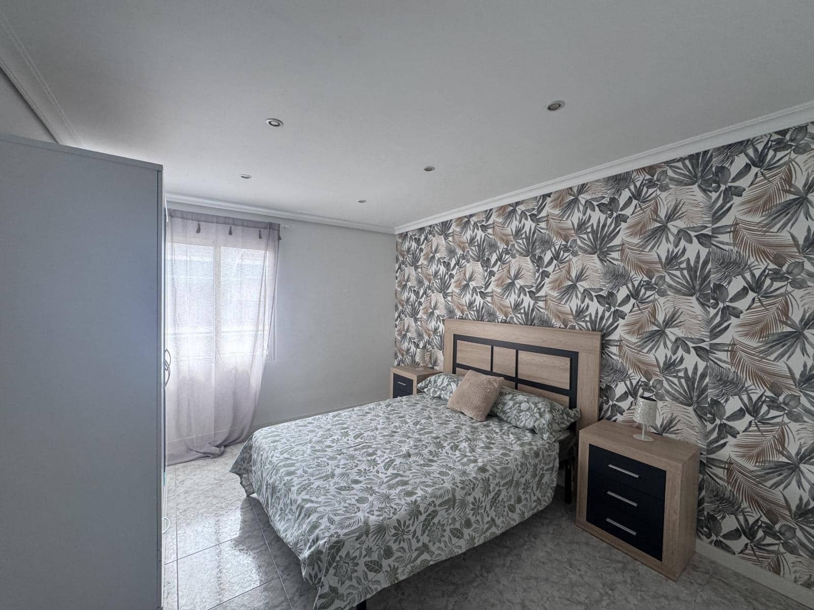 4 soveværelse Lejlighed til salg i Alicante by - € 117.000 (Ref: 9733810)