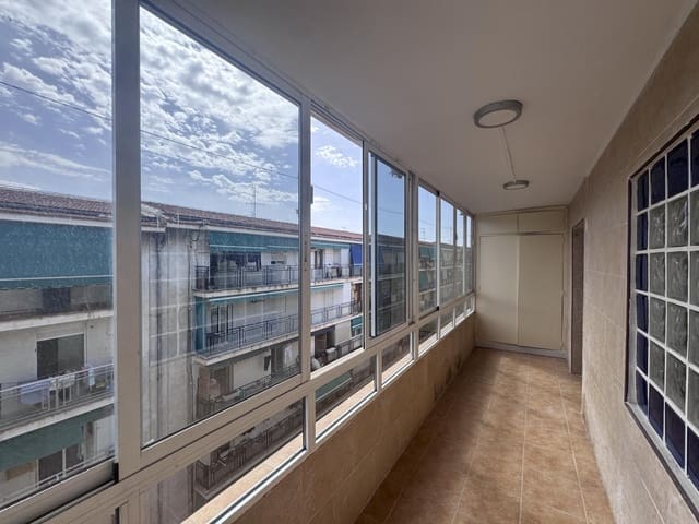 4 slaapkamer Flat te koop in Alicante stad - € 117.000 (Ref: 9733810)