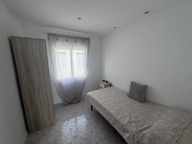 4 slaapkamer Flat te koop in Alicante stad - € 117.000 (Ref: 9733810)