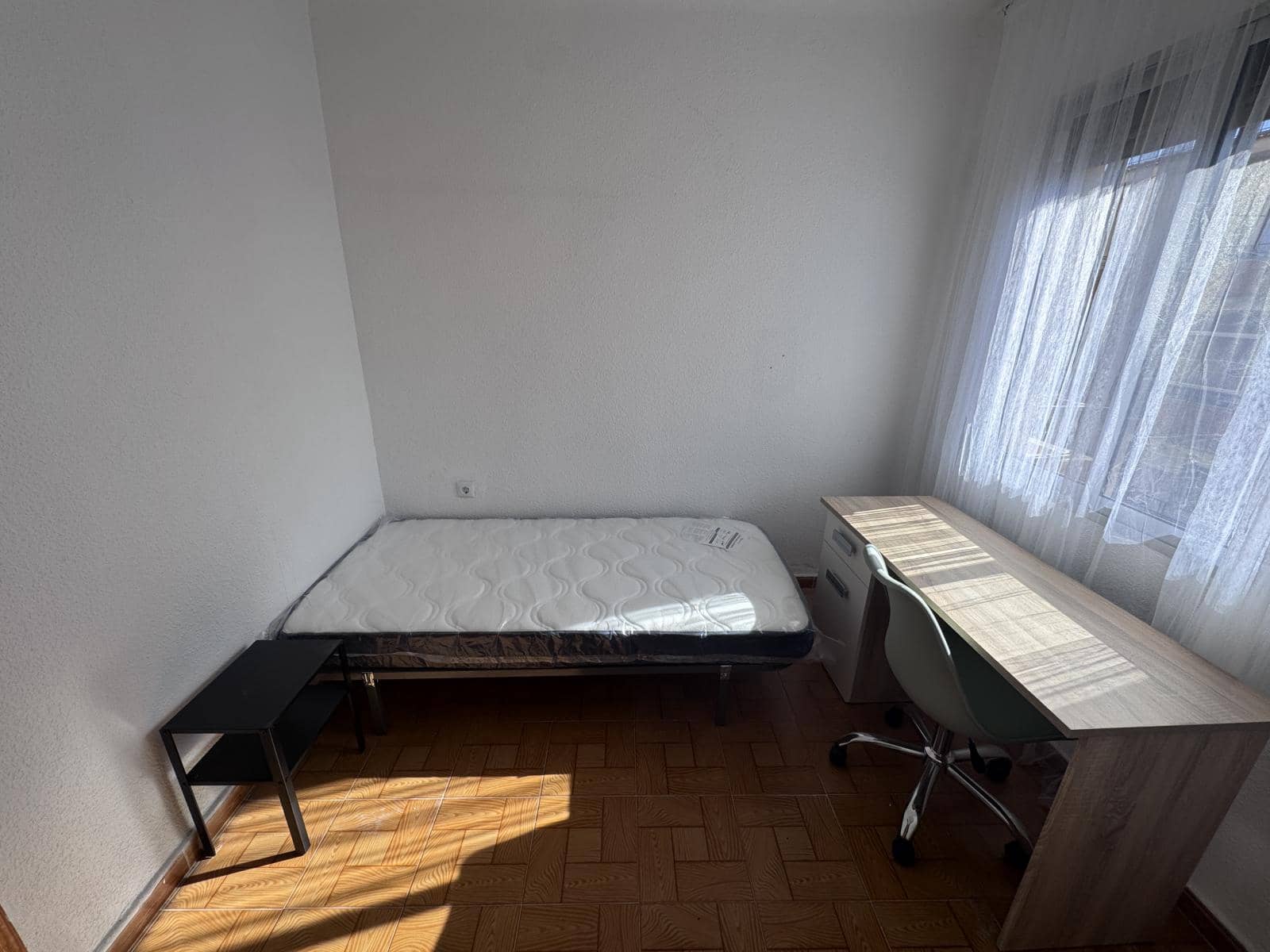 3 bedroom Flat for sale in Alicante / Alacant city - € 115,000 (Ref: 9733811)