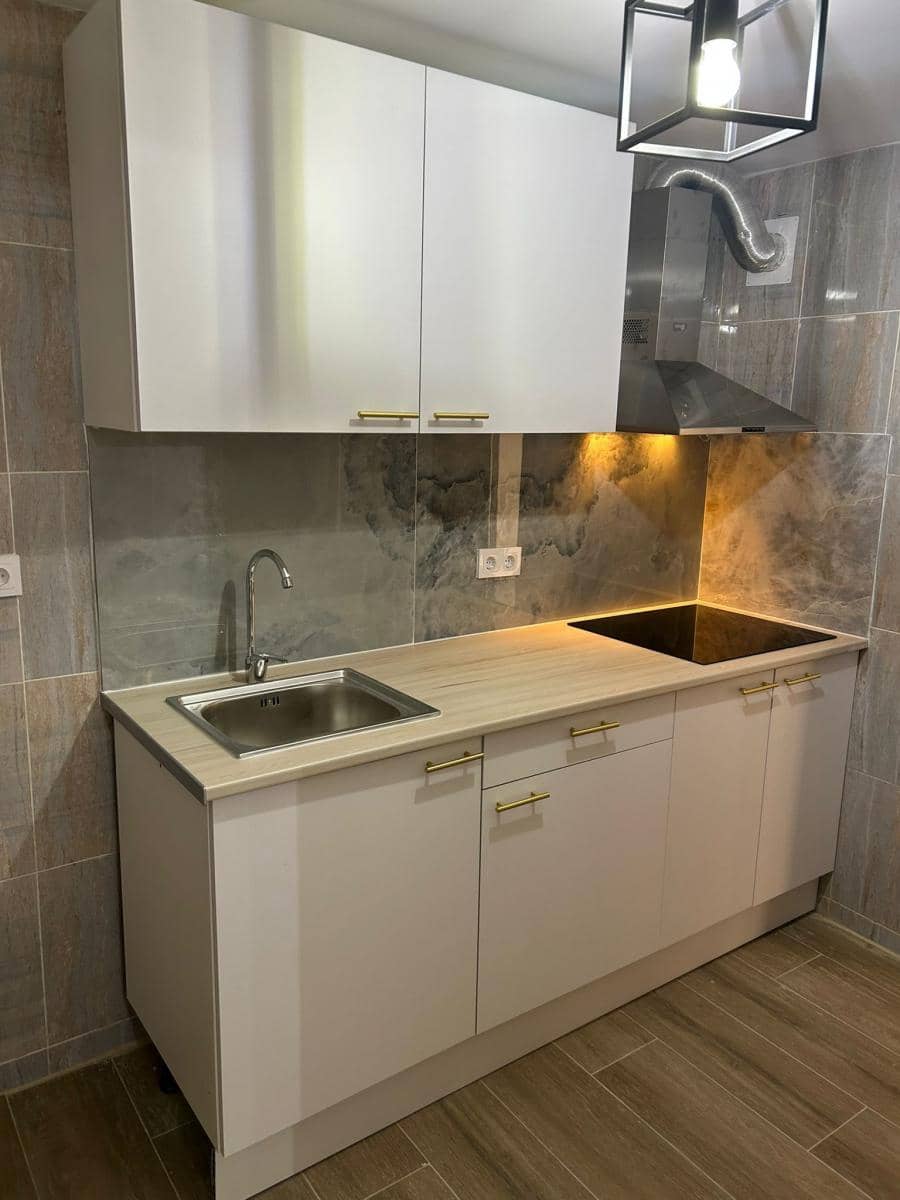 3 slaapkamer Flat te koop in Alicante stad - € 120.000 (Ref: 9772565)