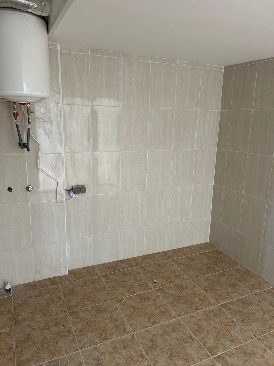 3 slaapkamer Flat te koop in Alicante stad - € 120.000 (Ref: 9772565)