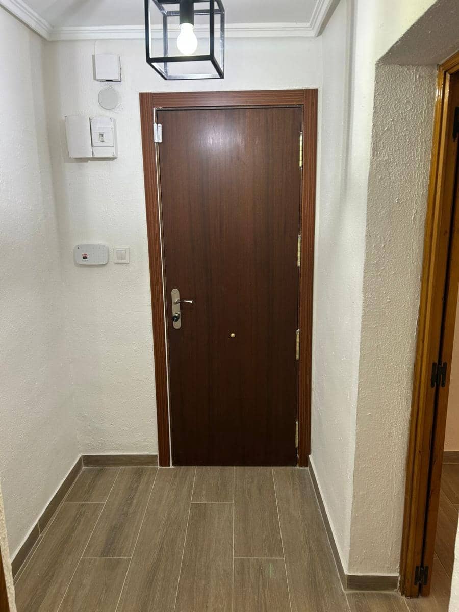 3 slaapkamer Flat te koop in Alicante stad - € 120.000 (Ref: 9772565)