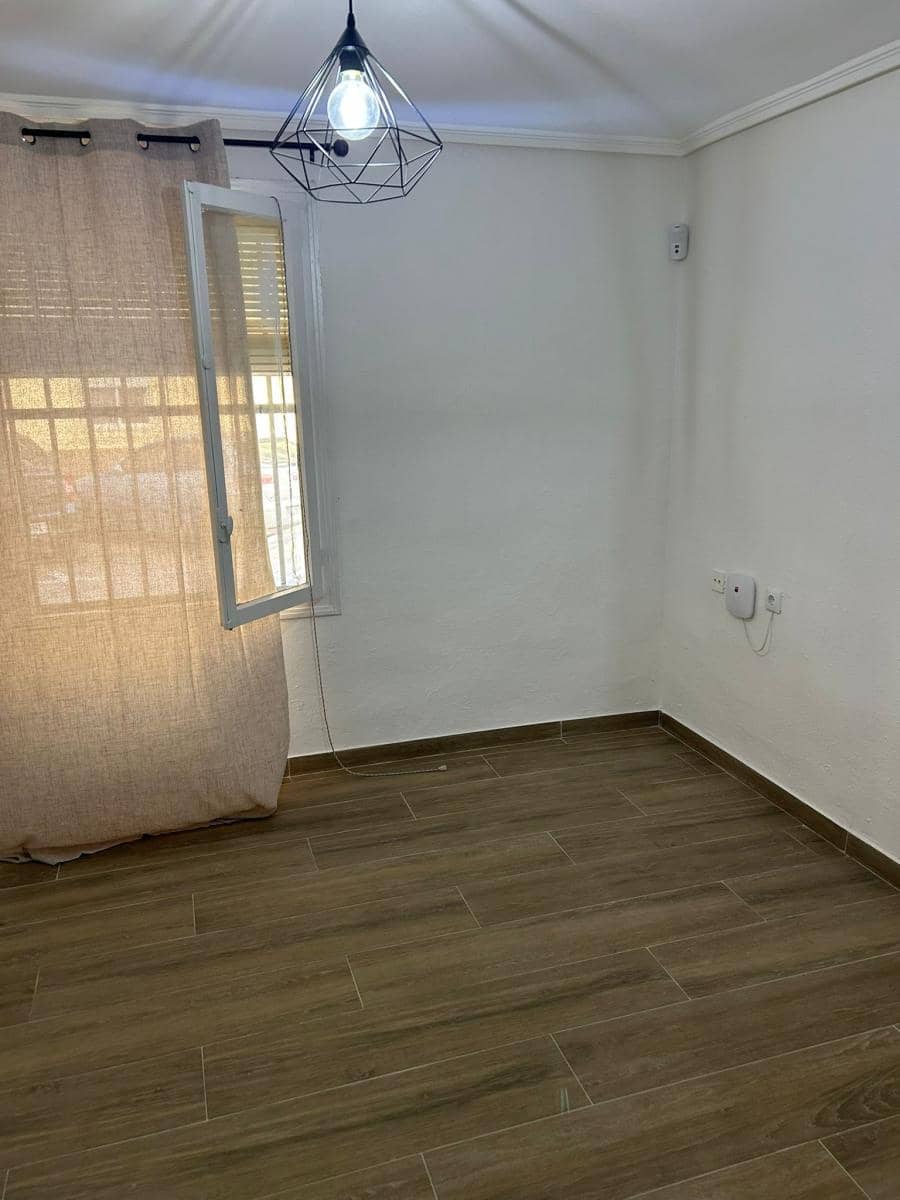 3 slaapkamer Flat te koop in Alicante stad - € 120.000 (Ref: 9772565)