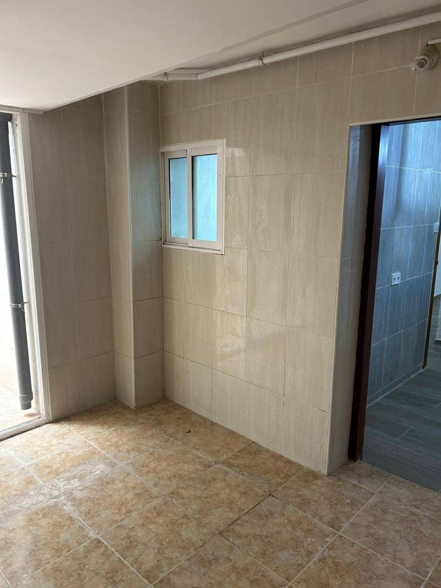 3 slaapkamer Flat te koop in Alicante stad - € 120.000 (Ref: 9772565)