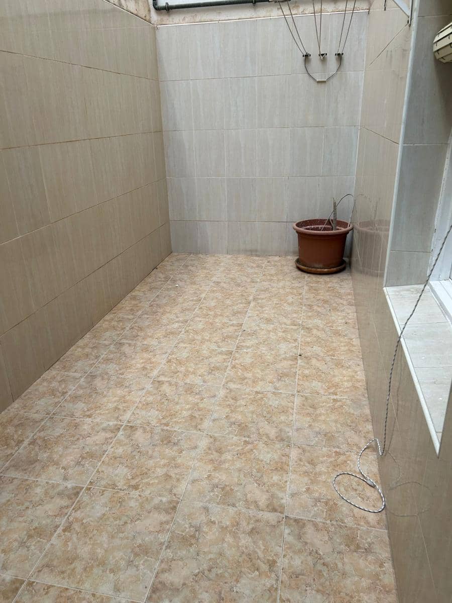 3 slaapkamer Flat te koop in Alicante stad - € 120.000 (Ref: 9772565)