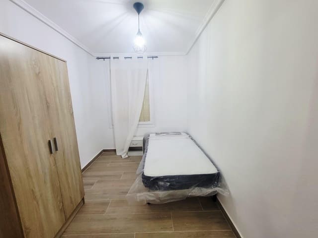 3 slaapkamer Flat te koop in Alicante stad - € 120.000 (Ref: 9772565)