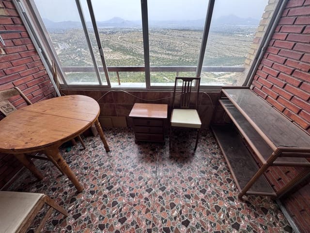 3 sovrum Lägenhet till salu i Juan XXIII, Alicante stad - 130 000 € (Ref: 9777283)