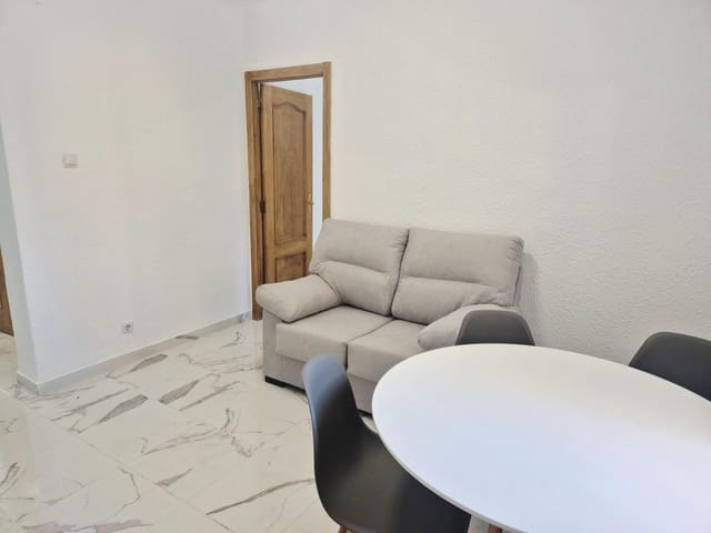 3 soveværelse Lejlighed til salg i Virgen del Carmen, Alicante by - € 108.000 (Ref: 9848386)