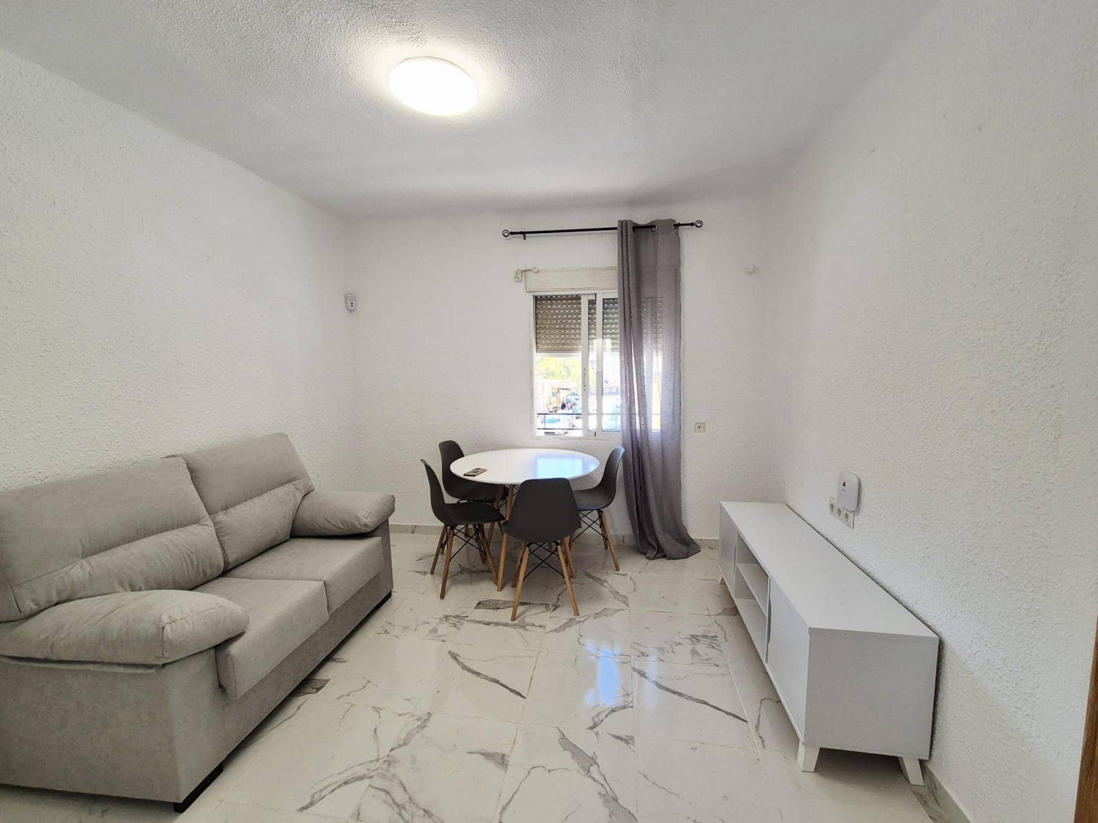 3 soveværelse Lejlighed til salg i Alicante by - € 108.000 (Ref: 9848386)