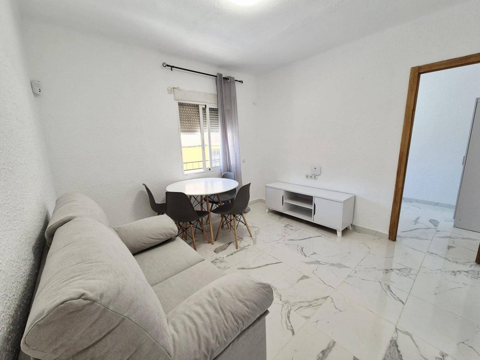 3 soveværelse Lejlighed til salg i Alicante by - € 108.000 (Ref: 9848386)