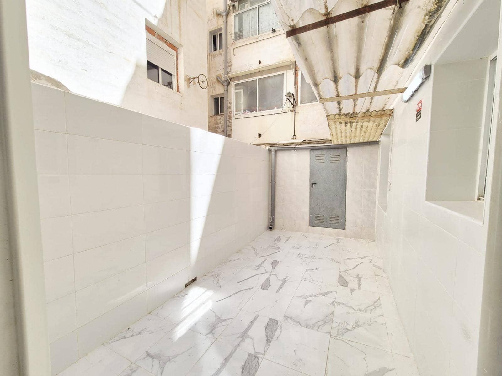 3 soveværelse Lejlighed til salg i Alicante by - € 108.000 (Ref: 9848386)