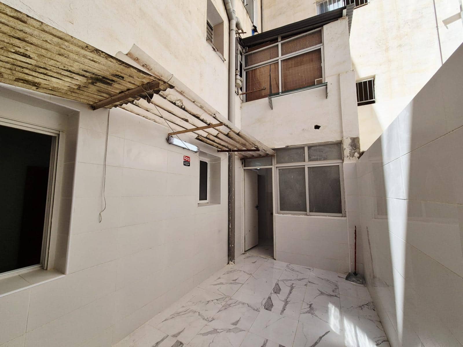 3 soveværelse Lejlighed til salg i Alicante by - € 108.000 (Ref: 9848386)