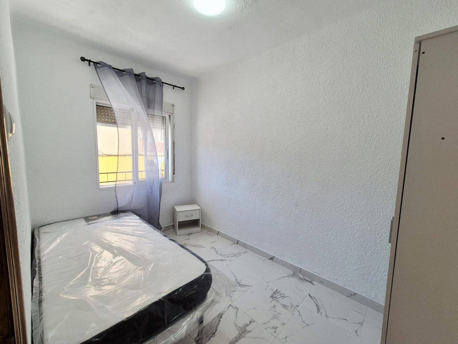 3 soveværelse Lejlighed til salg i Alicante by - € 108.000 (Ref: 9848386)