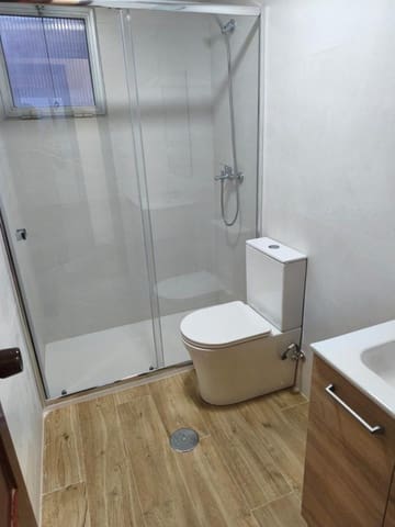 3 soveværelse Lejlighed til salg i Juan XXIII, Alicante by med swimmingpool garage - € 160.000 (Ref: 9879824)