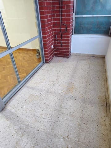 3 soveværelse Lejlighed til salg i Juan XXIII, Alicante by med swimmingpool garage - € 160.000 (Ref: 9879824)