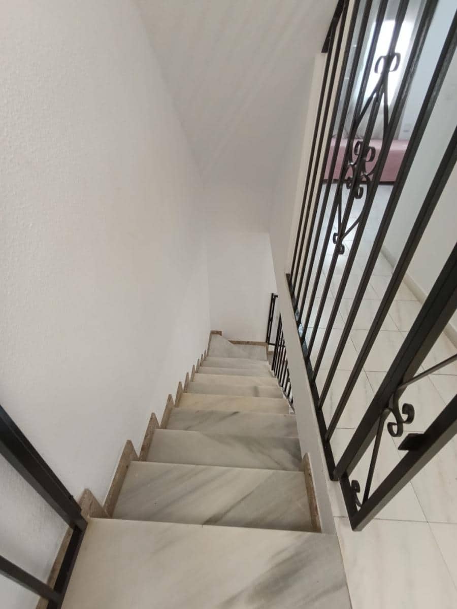 3 slaapkamer Villa te koop in Torrevieja - € 185.000 (Ref: 9897132)
