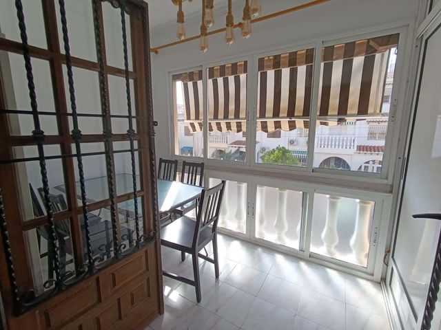 3 slaapkamer Villa te koop in Playa de los Locos, Torrevieja - € 165.000 (Ref: 9897132)