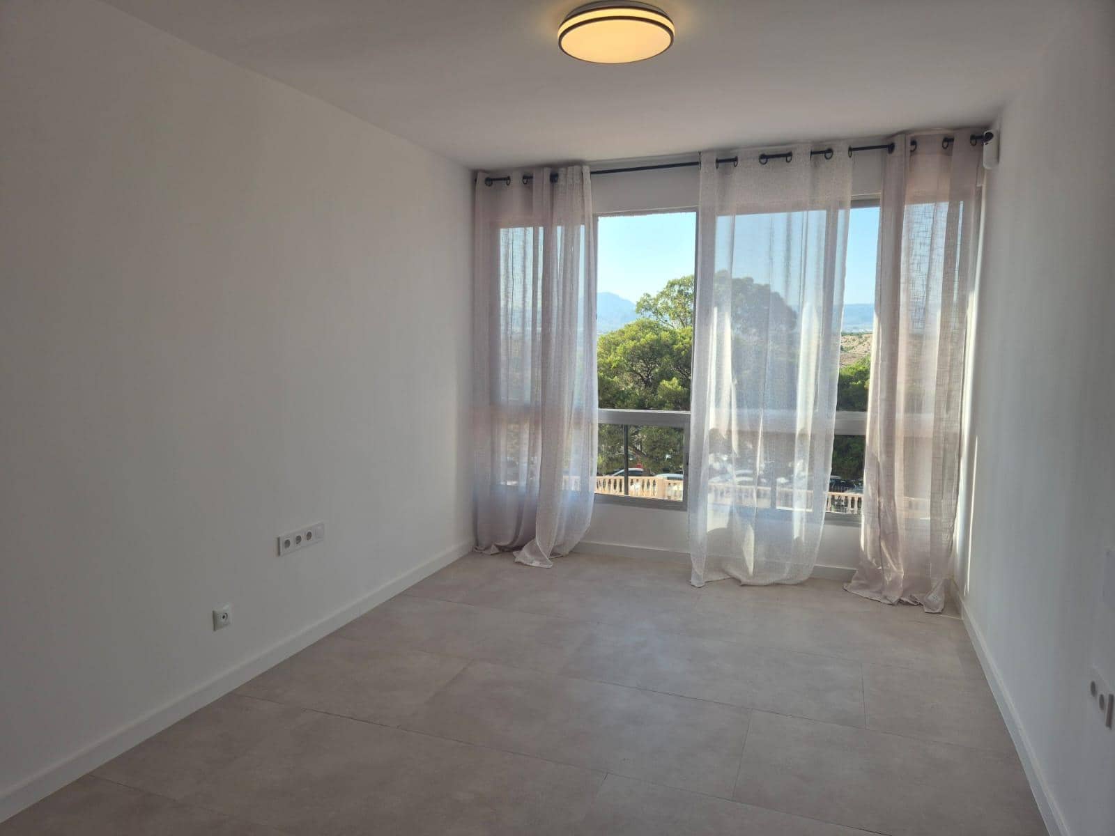 3 soveværelse Lejlighed til salg i Alicante by - € 145.000 (Ref: 9935076)
