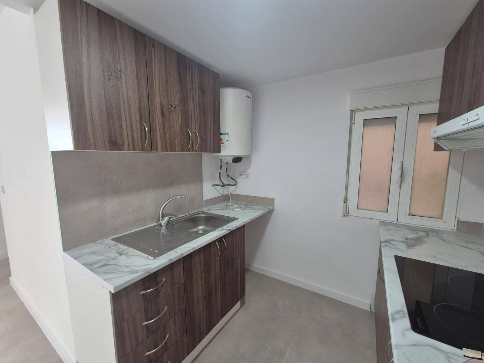 3 soveværelse Lejlighed til salg i Alicante by - € 145.000 (Ref: 9935076)