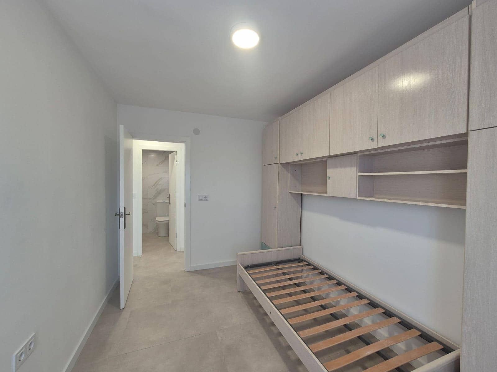 3 soveværelse Lejlighed til salg i Alicante by - € 145.000 (Ref: 9935076)