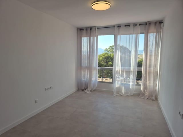 3 soveværelse Lejlighed til salg i Juan XXIII, Alicante by - € 145.000 (Ref: 9935076)