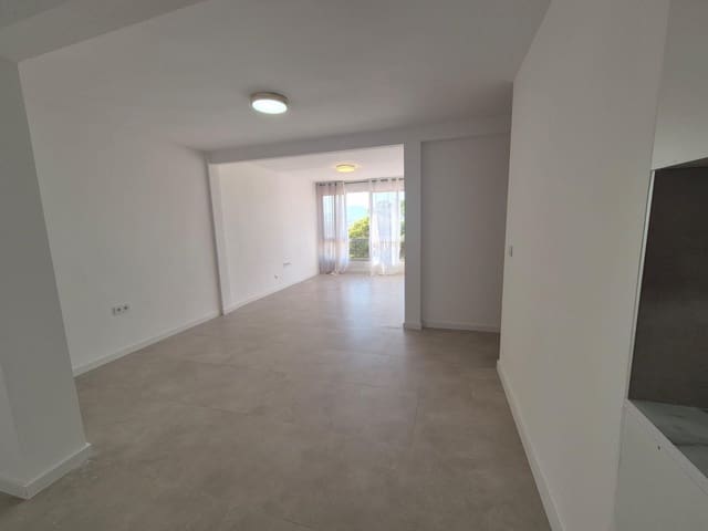 3 soveværelse Lejlighed til salg i Juan XXIII, Alicante by - € 145.000 (Ref: 9935076)