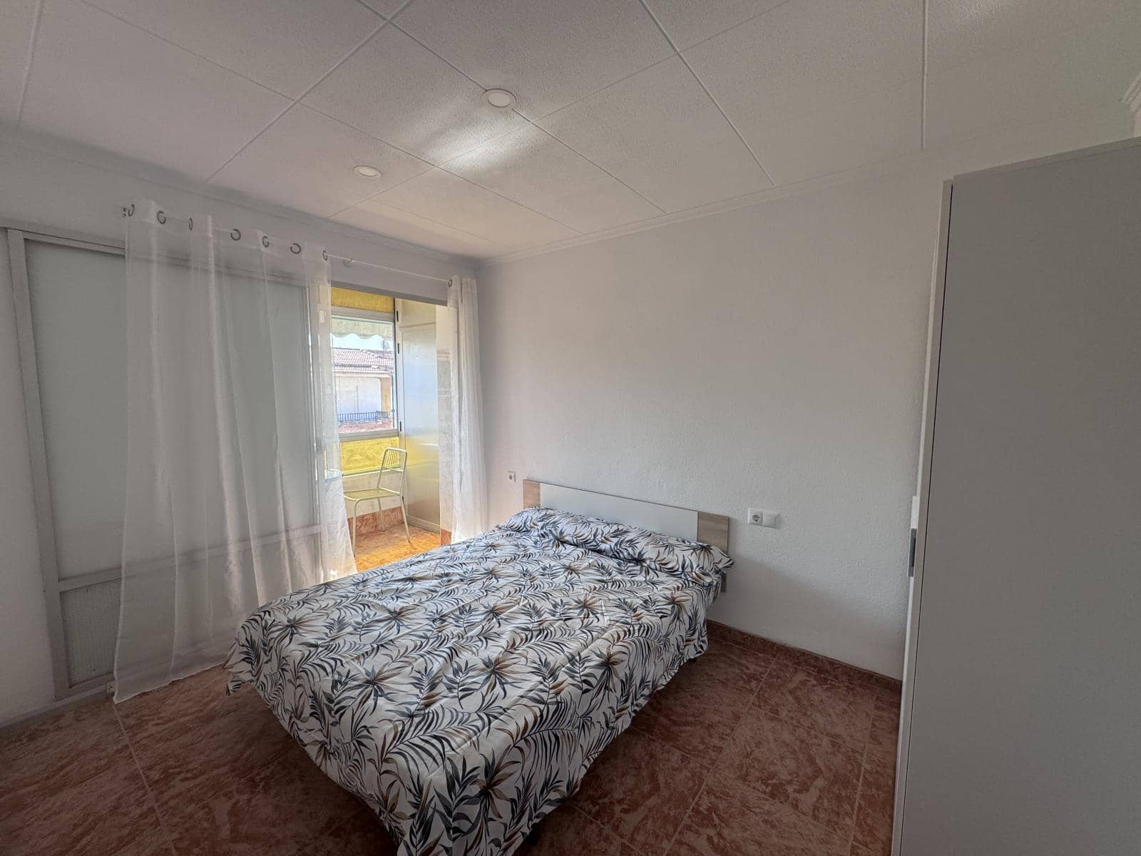 3 soveværelse Lejlighed til salg i Alicante by - € 117.000 (Ref: 9937326)