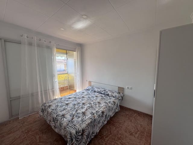 3 soveværelse Lejlighed til salg i Virgen del Carmen, Alicante by - € 117.000 (Ref: 9937326)
