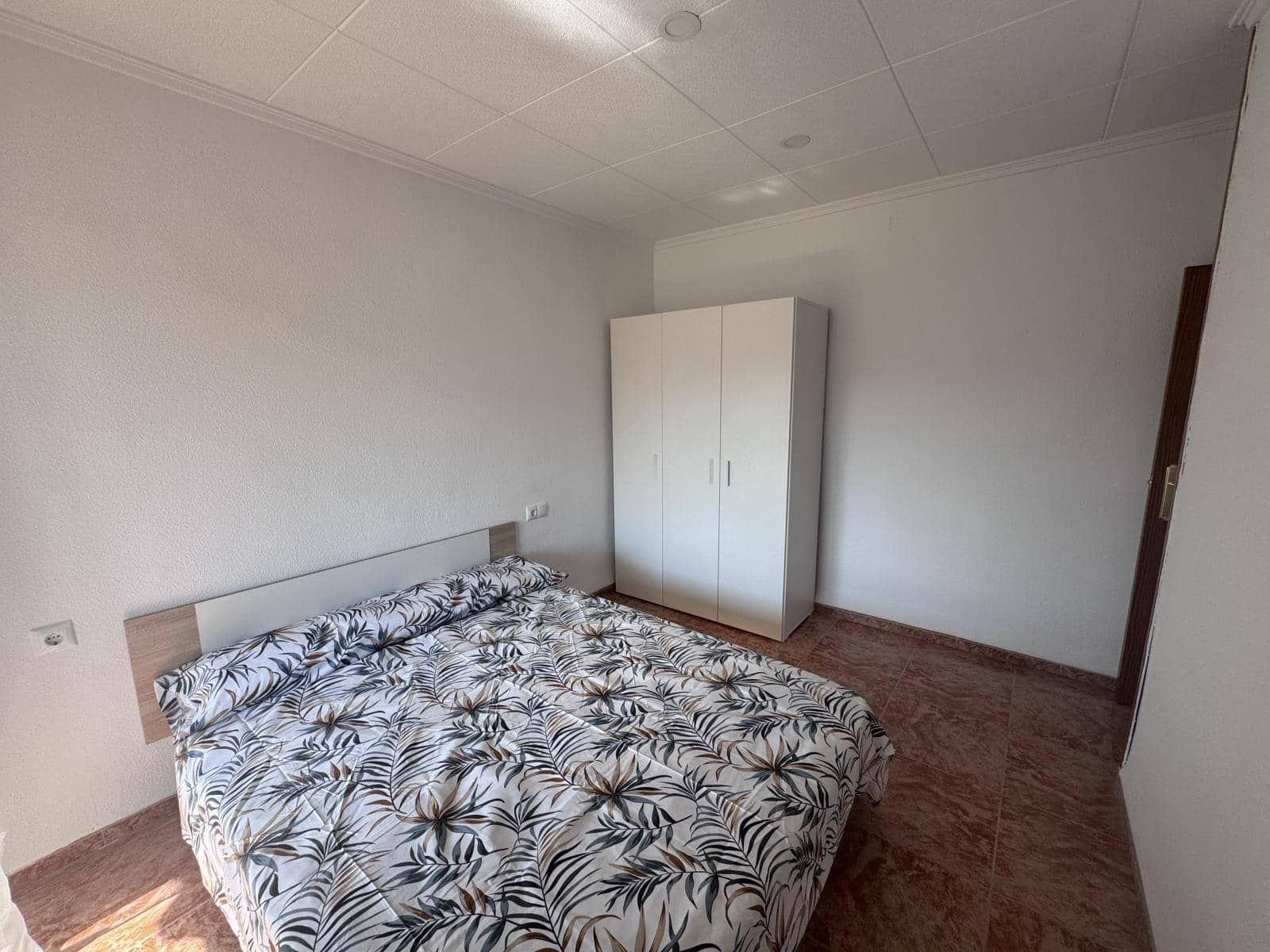3 soveværelse Lejlighed til salg i Alicante by - € 117.000 (Ref: 9937326)