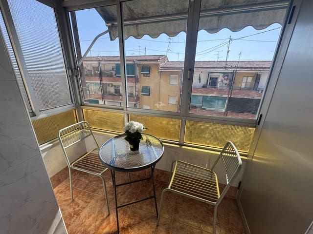 3 soveværelse Lejlighed til salg i Virgen del Carmen, Alicante by - € 117.000 (Ref: 9937326)