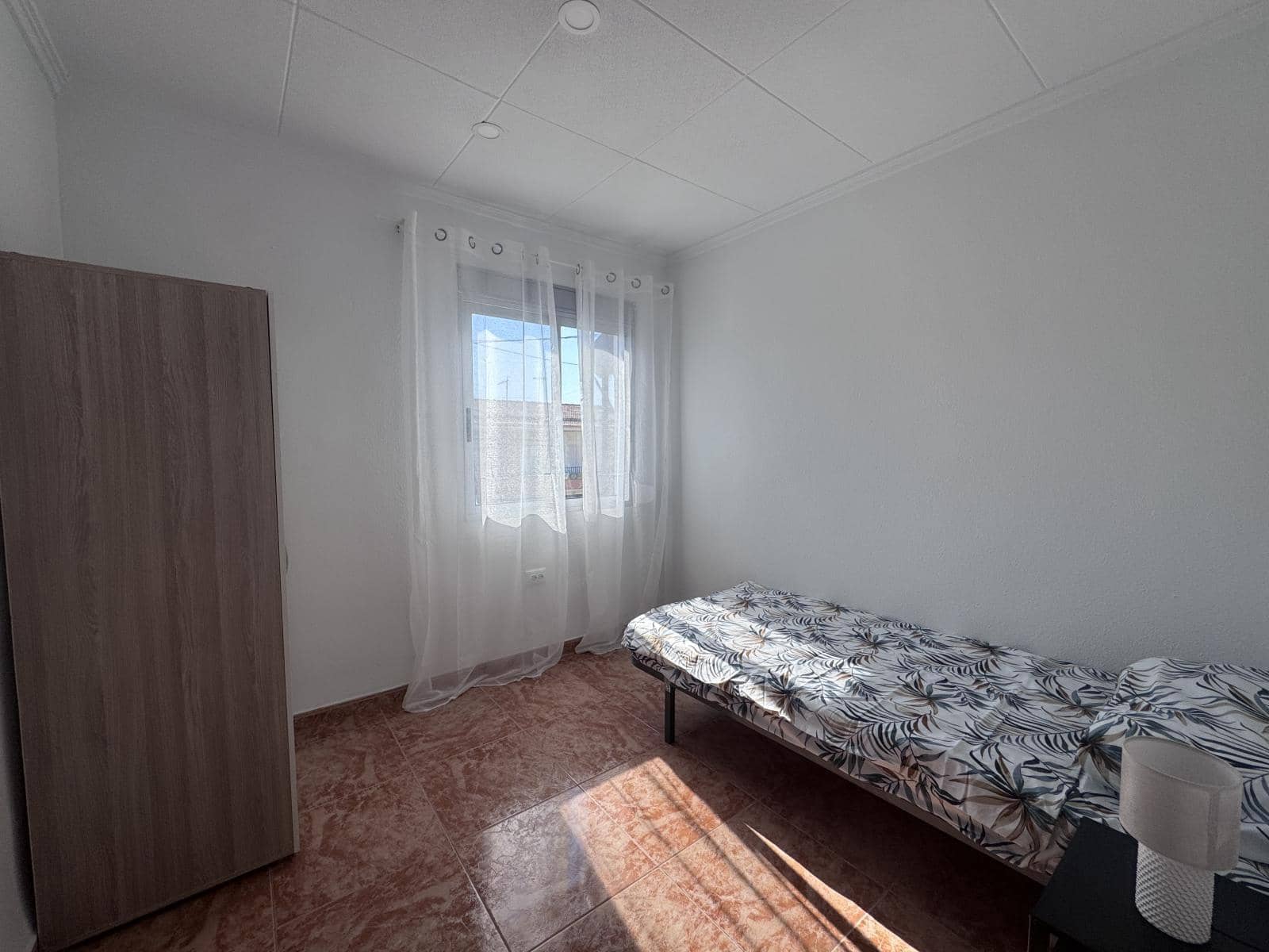3 soveværelse Lejlighed til salg i Alicante by - € 117.000 (Ref: 9937326)