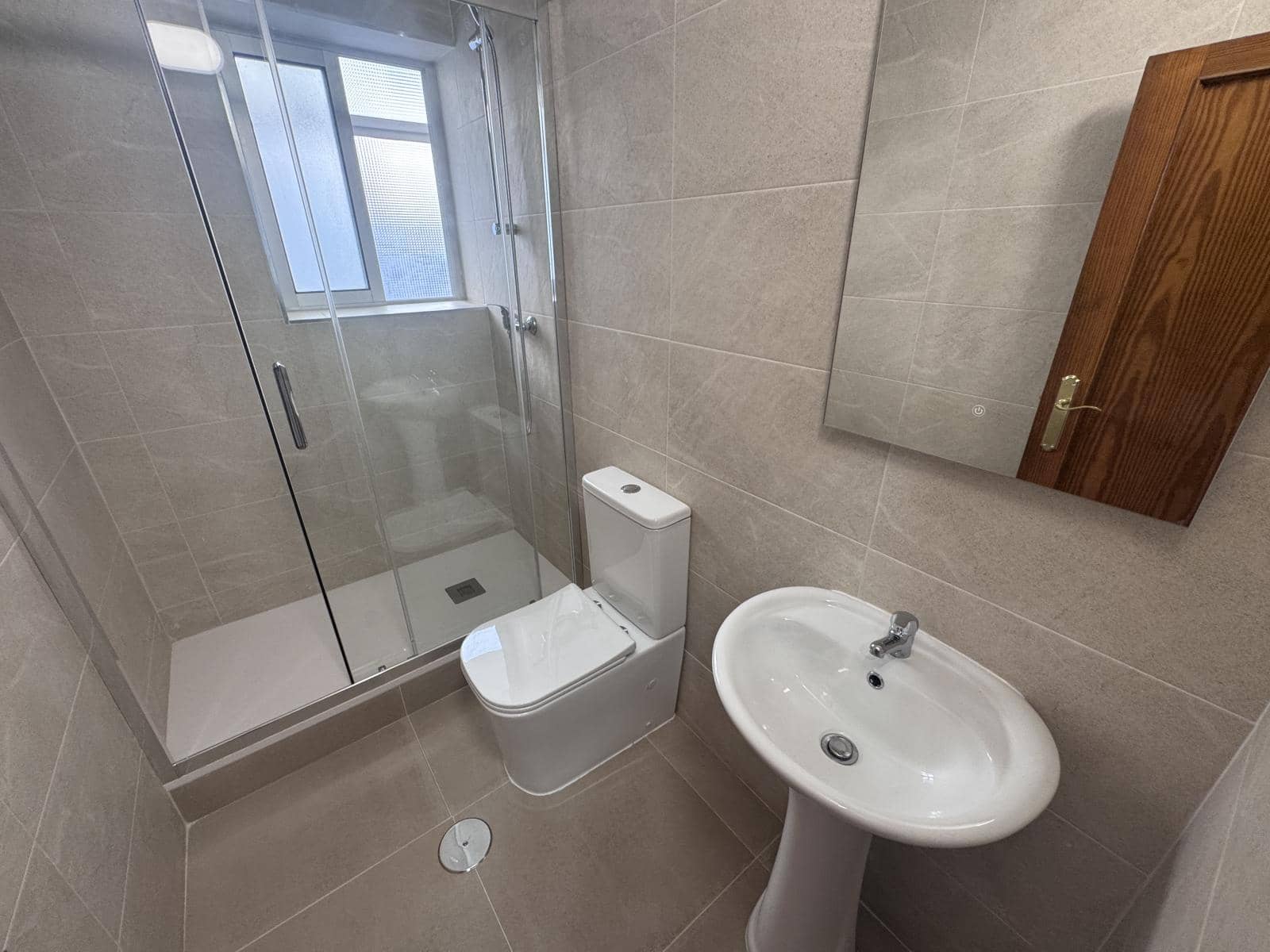 3 soveværelse Lejlighed til salg i Alicante by - € 117.000 (Ref: 9937326)