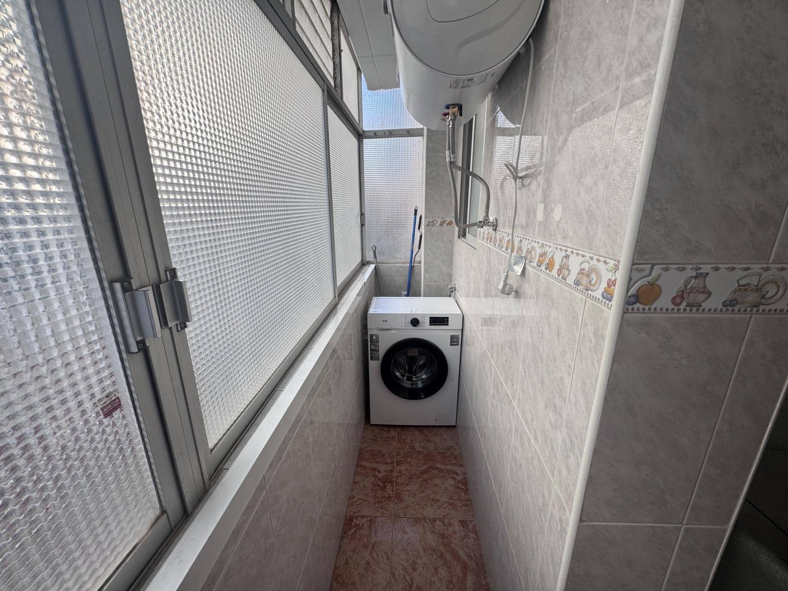 3 soveværelse Lejlighed til salg i Alicante by - € 117.000 (Ref: 9937326)