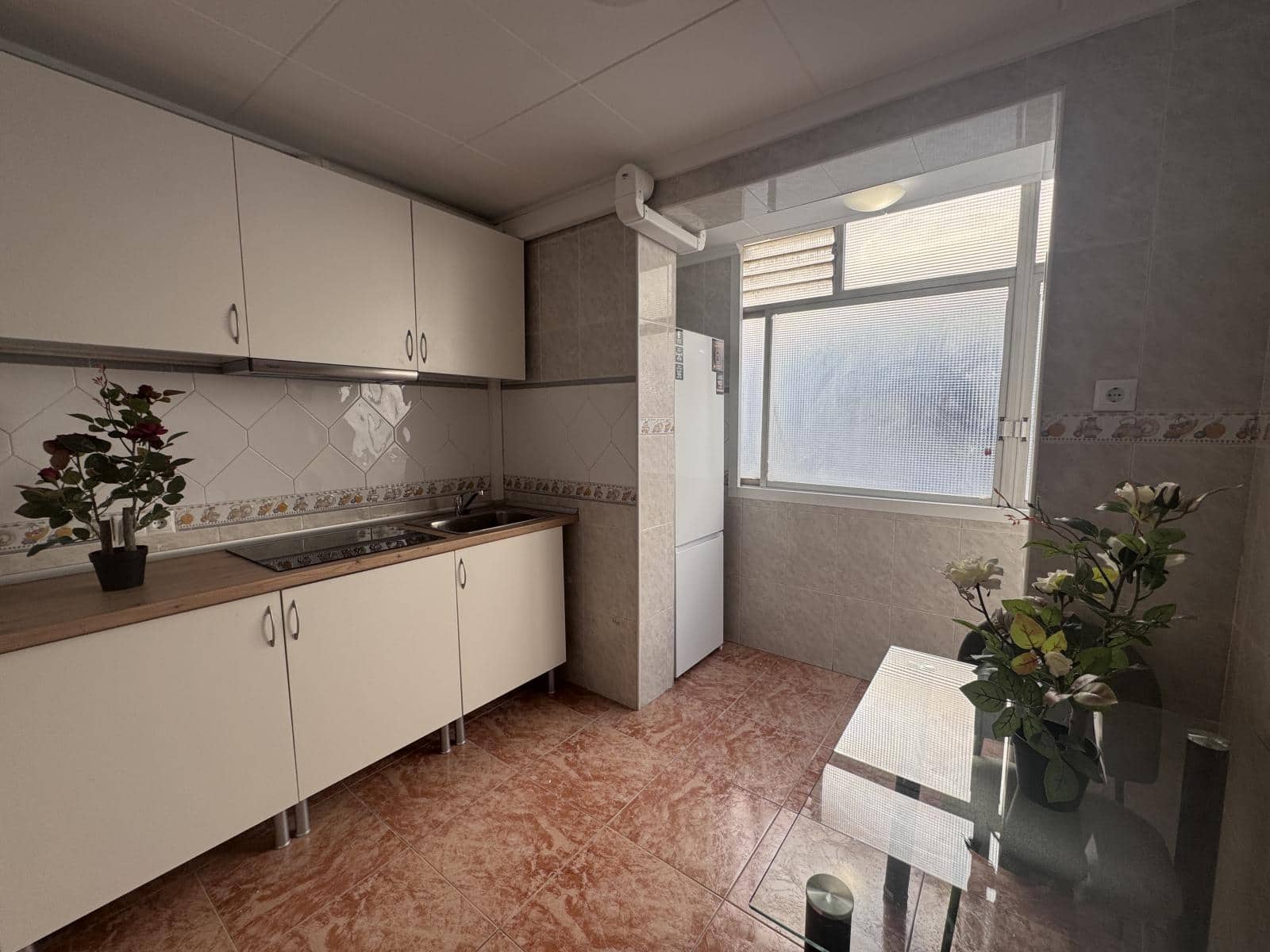 3 soveværelse Lejlighed til salg i Alicante by - € 117.000 (Ref: 9937326)