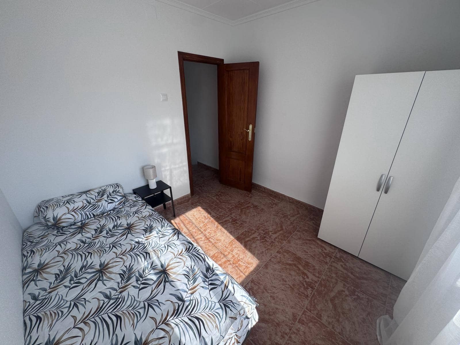3 soveværelse Lejlighed til salg i Alicante by - € 117.000 (Ref: 9937326)