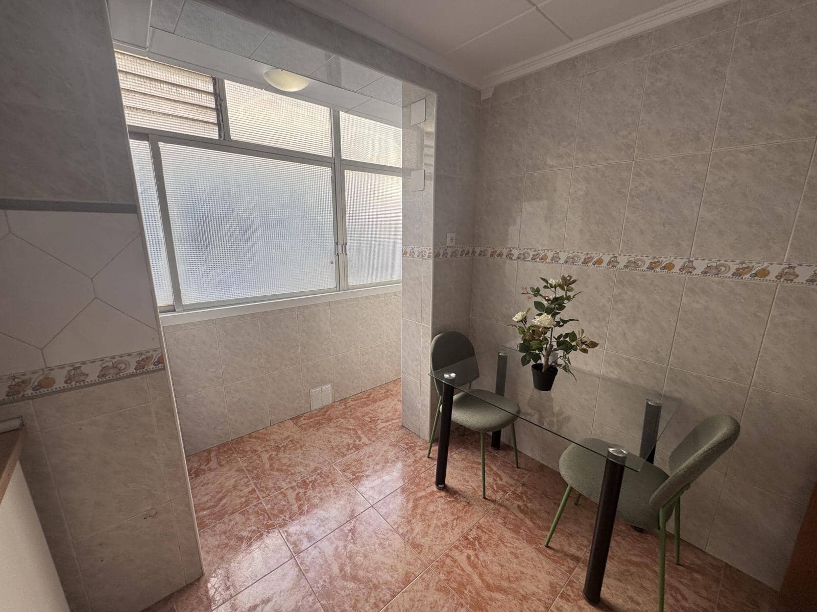 3 soveværelse Lejlighed til salg i Alicante by - € 117.000 (Ref: 9937326)