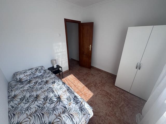 3 soveværelse Lejlighed til salg i Virgen del Carmen, Alicante by - € 117.000 (Ref: 9937326)