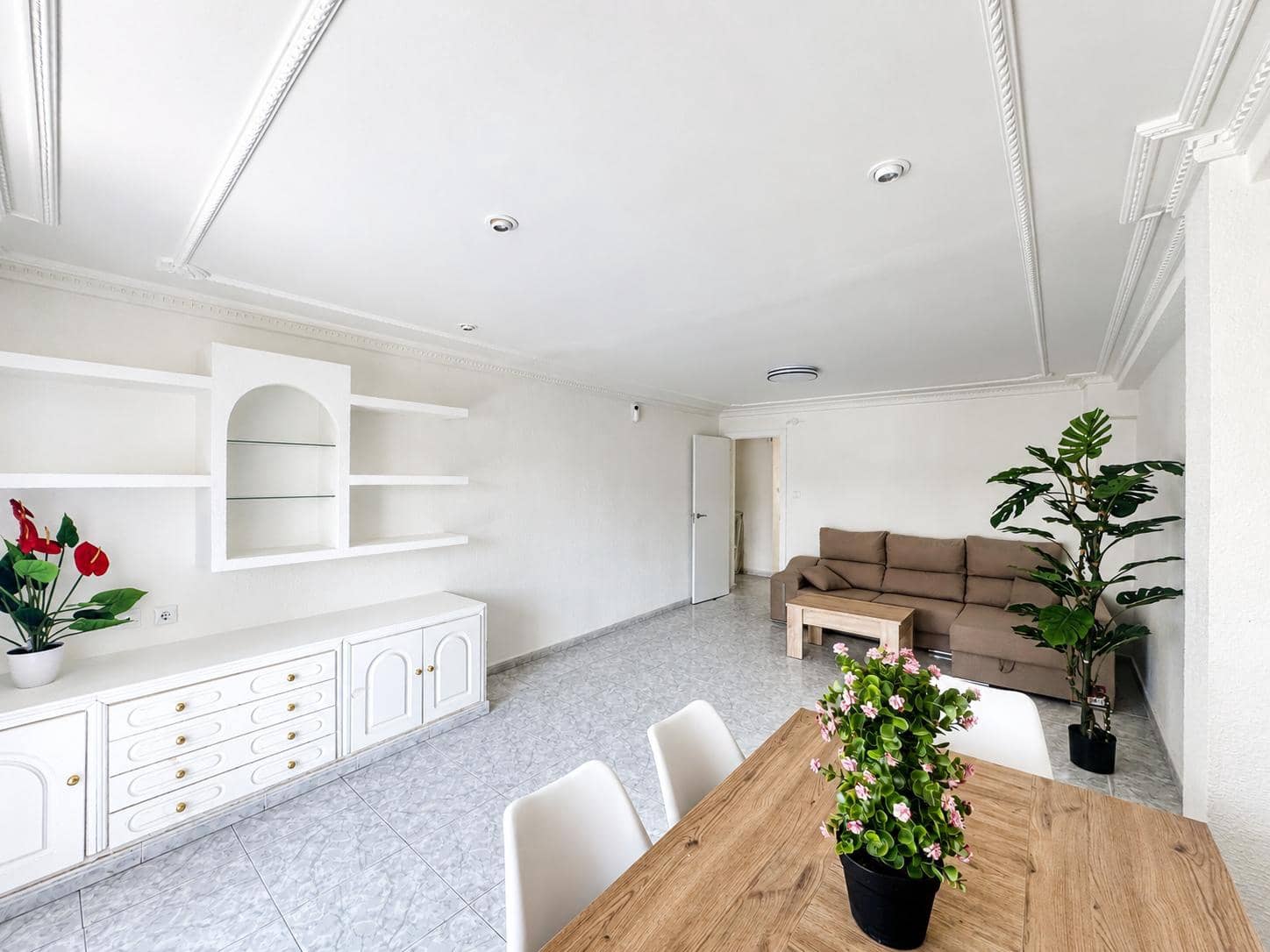 3 bedroom Flat for sale in Elda - € 99,000 (Ref: 9946067)